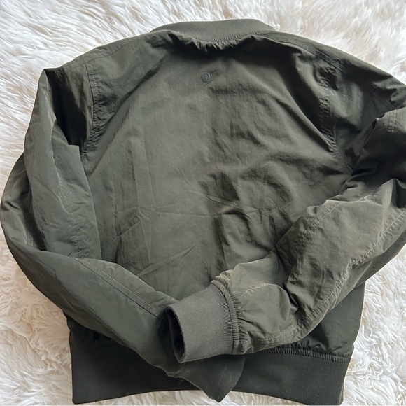 Lululemon reversible bomber - Picture 3 of 4